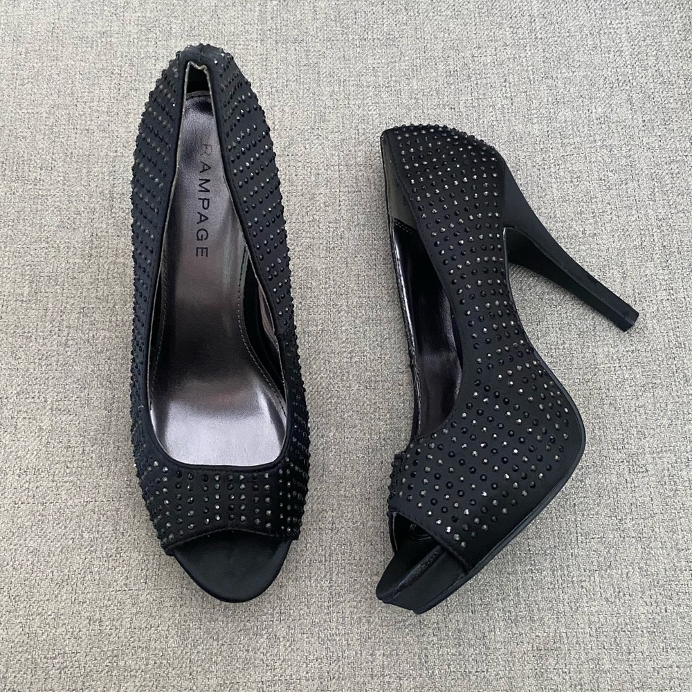 Rampage Gimme Black Bejeweled Women’s Pumps✨